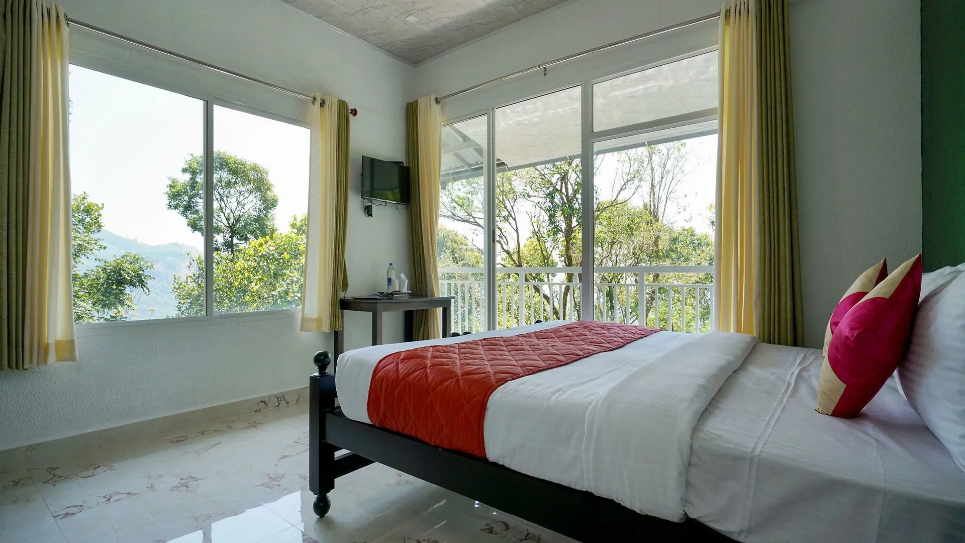 Oyo 12059 Cardamom County Otel Munnar